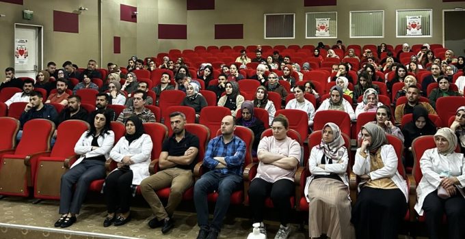 Laboratuvar İnceleme ve Tanı Yöntemleri Semineri Gerçekleştirildi