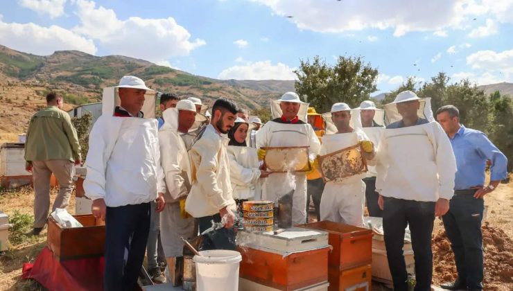 Muş Balı Hasadına Başlandı