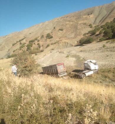 Muş-Bulanık Karayolunda Kaza: Kamyon Şarampole Yuvarlandı, Sürücü Hafif Yaralı