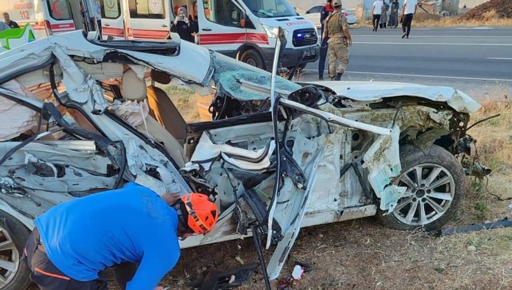 Muş Yaygın Yolu Bozbulut Köyü Mevkiinde Trafik Kazası: 1 Ölü, 2 Yaralı