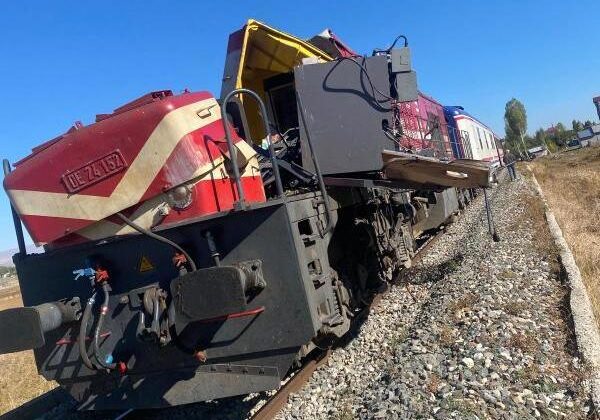 Muş’ta Yolcu Treni Beton Pompasına Çarptı: 1 Ölü, 2 Yaralı