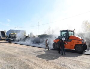 “Muş Belediyesi’nden Ulaşımı Rahatlatacak Yeni Asfalt Yol Çalışması”