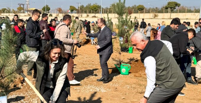 Muş’ta “Geleceğe Nefes, İnsanlığa Nefes” Etkinliği Yoğun Katılımla Gerçekleştirildi