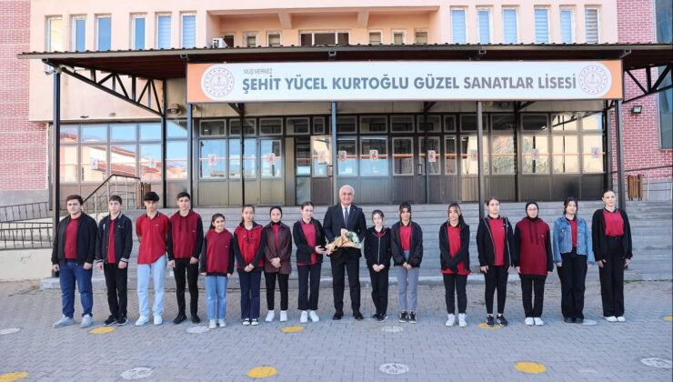 “Vali Avni ÇAKIR ve İl Millî Eğitim Müdürü Enver KIVANÇ’tan Güzel Sanatlar Lisesine Ziyaret”