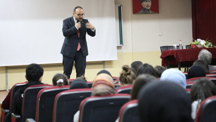 Prof. Dr. Mustafa Alican’dan Gençlere İlham Veren Konuşma: “Malazgirt Bizim Neyimiz Olur?”