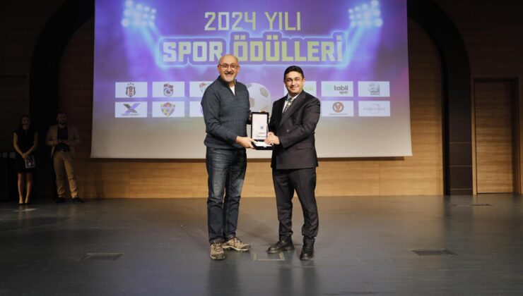 MÜDÜR TAŞDEMİR, YILIN SPOR MÜDÜRÜ SEÇİLDİ